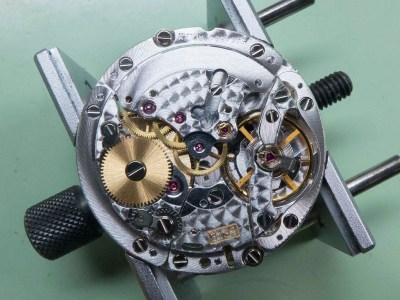 Rolex oyster perpetual date 15210