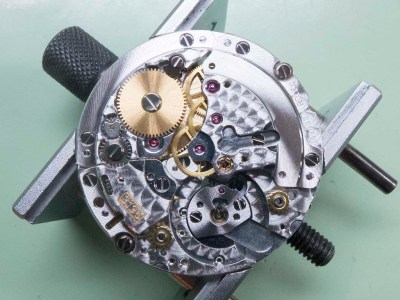 Rolex oyster perpetual date 15210