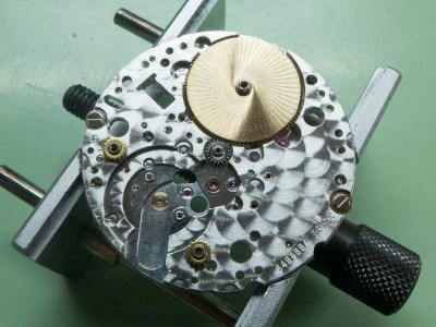 Rolex oyster perpetual date 15210