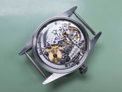 Rolex oyster perpetual date 15210